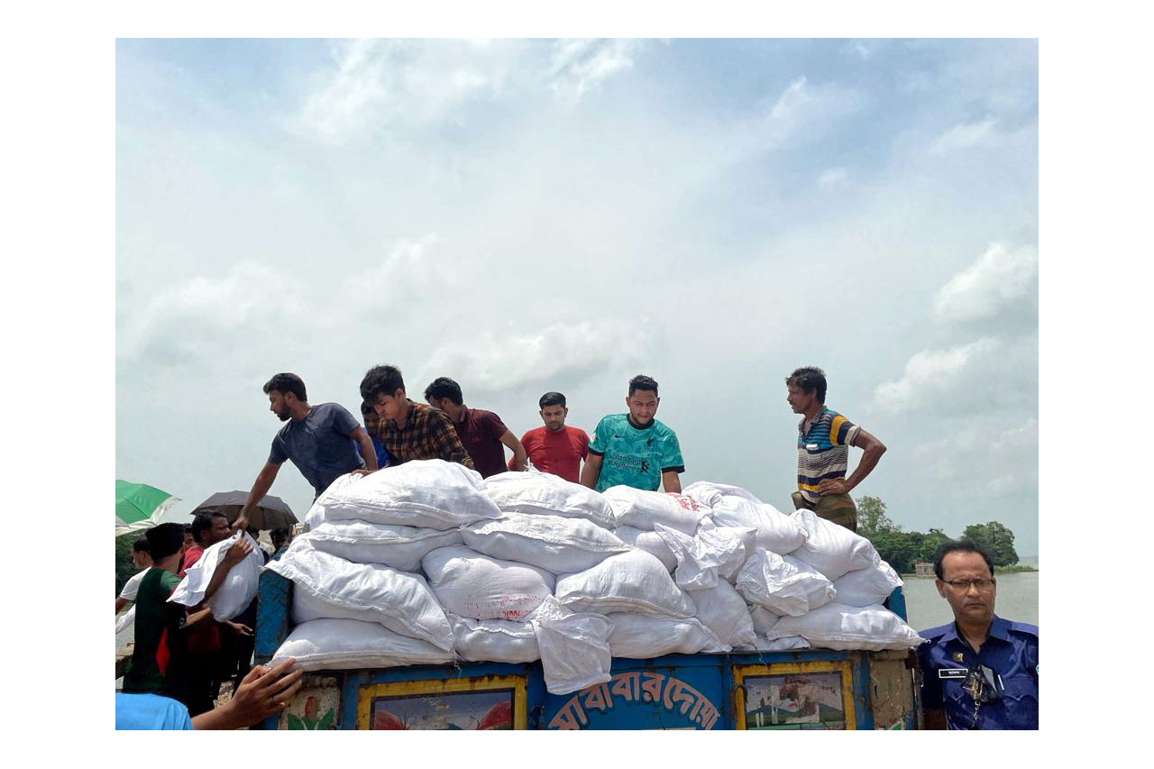 Relife-distribution-Doctors & Students-Image2-northeast medical college & Hospital