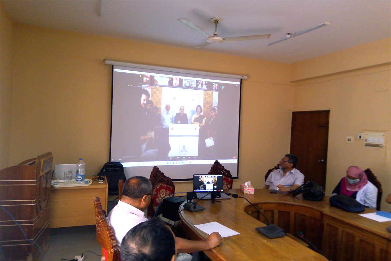 Certificate Giving Ceremony of Teaching Methodology & Assessment Training and Lecture on Integrated Teaching